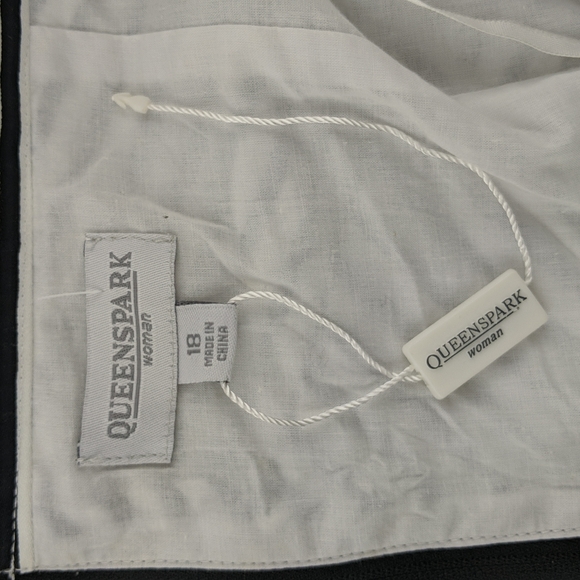 Queenspark Top Size 18 Black White Stripe Tie-up Halterneck Buttons Zip-up Back - Picture 6 of 9